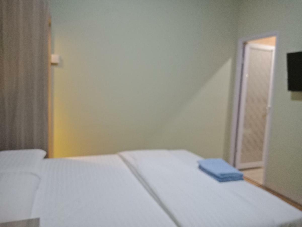 SleepRest @ Golden Prima Hotel Batam Buitenkant foto