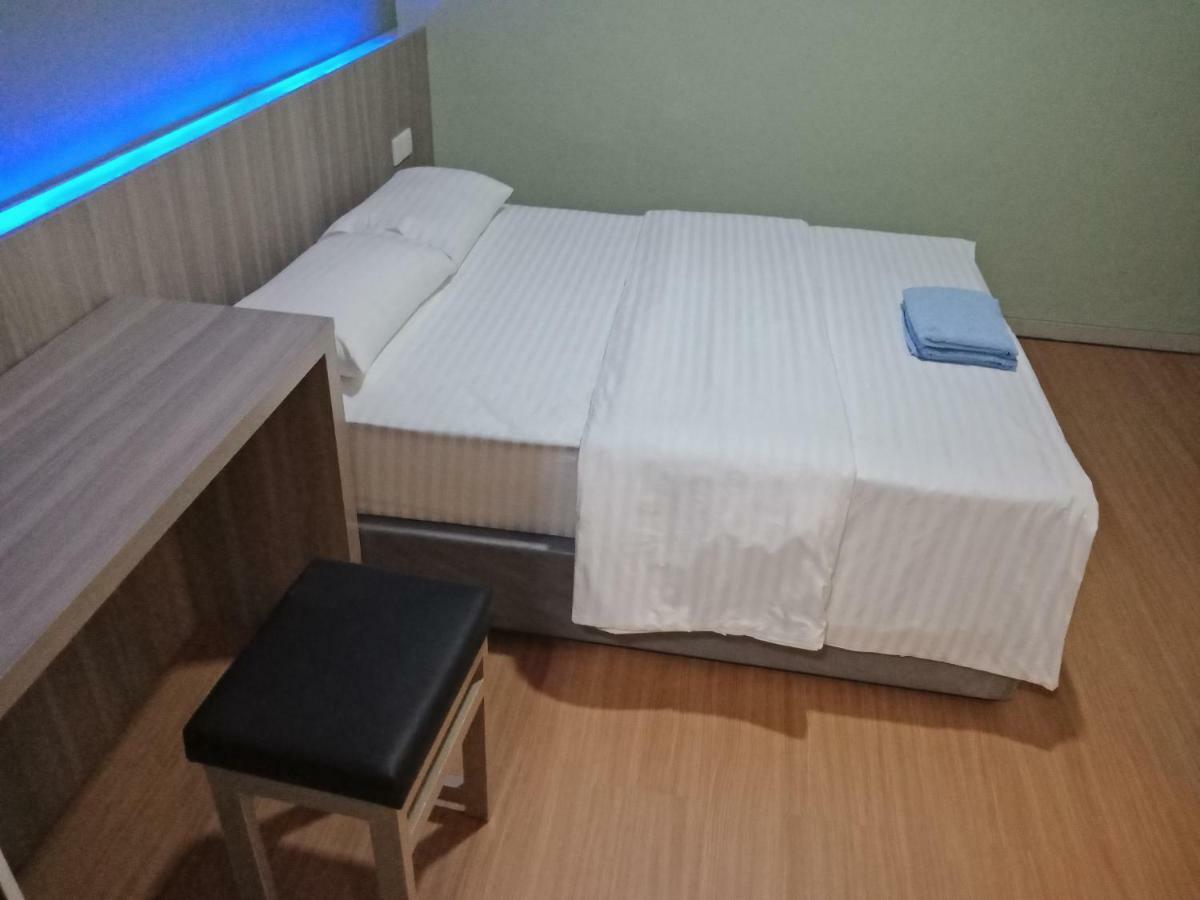 SleepRest @ Golden Prima Hotel Batam Buitenkant foto